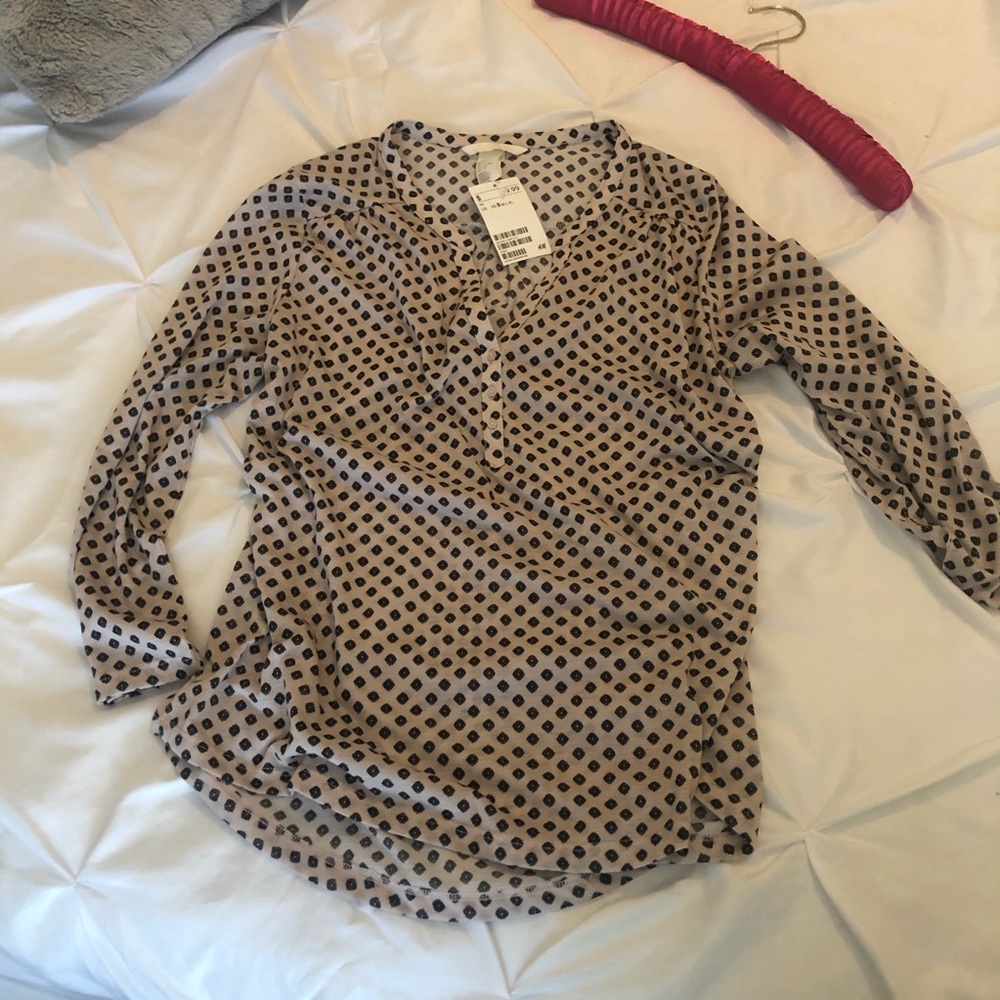 H&M V-Neckline 3/4 Sleeve Top